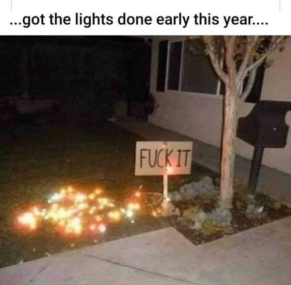 Weihnachtsbeleuchtung anbringen Fail lustig