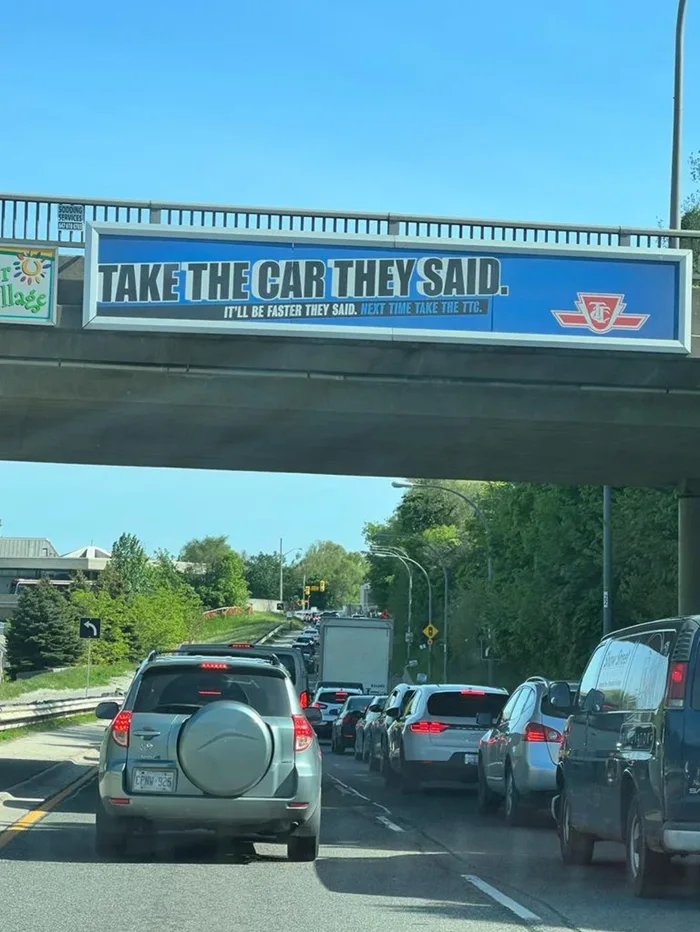Comedy How to Spass wie man einen Stau verursacht%20(1) Freizeit mit Freude: Entspannung, pur Wie man einen Stau verursacht: Eine Schritt-für-Schritt-Anleitung Auto, Komische Begebenheiten des Lebens, Öffentlichkeit, Tipps | Die Kirche des heiligen Al Bundy 16. Mai 2023 5