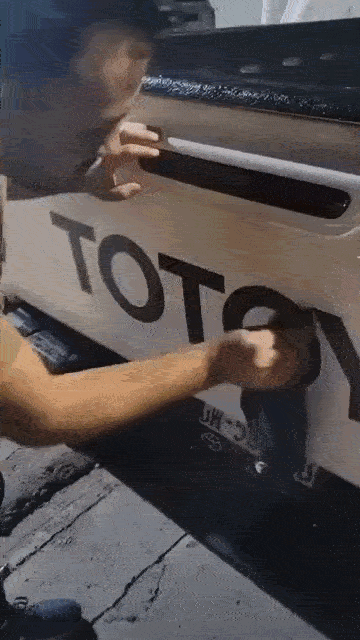 Toyota Markennamen erweitert Totoyotata Wissenswertes mit Witz und Humor Typisch Auto, typisch Du! Automarkenklischees im Check Auto, Halbwahrheit, Komische Begebenheiten des Lebens, Öffentlichkeit | Die Kirche des heiligen Al Bundy 24. August 2024 15