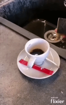 Der Kaffeeklatsch mit den Kollegen: Lachen, um nicht zu weinen Arbeit, Büro, Humorvolle Alltagsgeschichten, Kaffee | Die Kirche des heiligen Al Bundy 18. März 2024 15