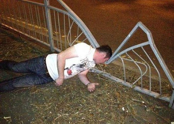 Wie man eine Party plant und sich am nächsten Morgen an nichts mehr erinnert Besoffene Geschichte, Humorvolle Alltagsgeschichten, Party | Die Kirche des heiligen Al Bundy 10. Oktober 2023 6