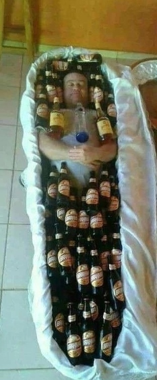 Suffige Szenen mit Augenzwinkern Alki Slapstick%20(7) Hopfen und Humor: Die Welt des Biers Sprachführer für Alkis: Verstehen und verstanden werden im Vollsuff Alkohol, Besoffene Geschichte, Humorvolle Alltagsgeschichten, Tipps | Die Kirche des heiligen Al Bundy 28. Januar 2024 15