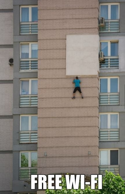 Fenstergucker%E2%80%93lustig skurrile Welt vor deinem Fenster%20(3) Freizeit mit Freude: Entspannung, pur Der Alltag eines Fensterguckers– Entdecke die skurrile Welt direkt vor deinem Fenster Komische Begebenheiten des Lebens, Lustiges über Nachbarn, Öffentlichkeit | Die Kirche des heiligen Al Bundy 26. Mai 2023 7