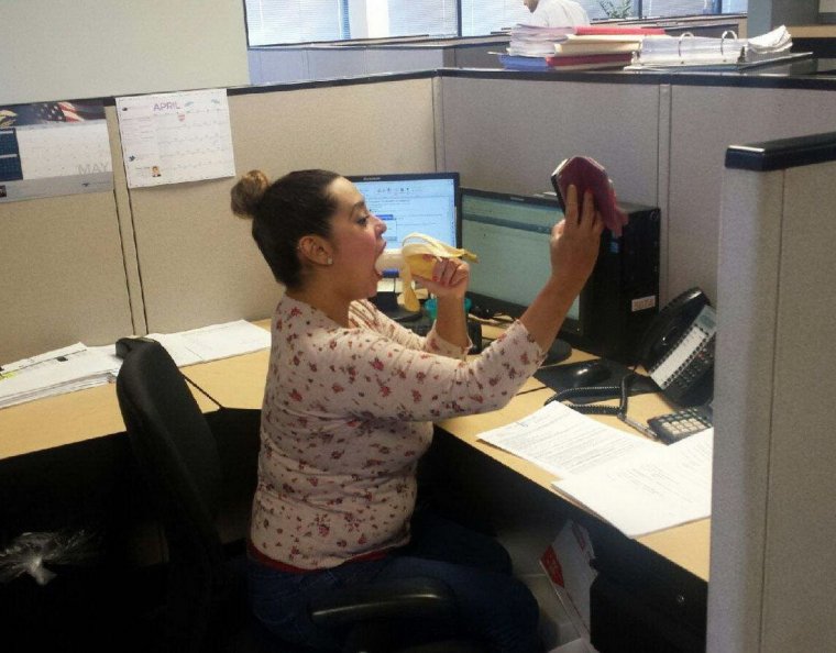 Witzige Bilder von Menschen am Arbeitsplatz%20(1) Lach dich schlapp: Lustige Bilder für den Spaßfaktor Witzige Bilder Arbeit - Schmunzeln bis der Chef kommt! Büro, Humorvolle Alltagsgeschichten, Lustige Bilder | Die Kirche des heiligen Al Bundy 30. Mai 2023 11