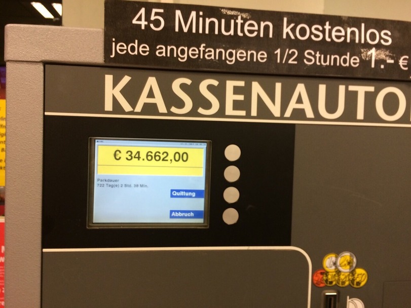 Chaos Parkplatz von Parkplatzdieben und schlechten Einparkern%20(5) Freizeit mit Freude: Entspannung, pur Wie man ein Auto in einer Parklücke verschwinden lässt - Tricks von Parkplatzdieben & Einparkhelden Alltag, Auto, Beschweren, Komische Begebenheiten des Lebens, Lustiges über das Leben, Probleme | Die Kirche des heiligen Al Bundy 2. Juni 2023 11