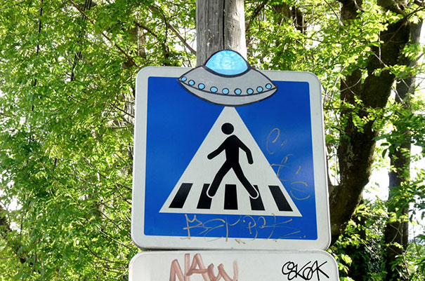 Familienbund gegen Alien Invasion humorvolle Fotos%20(3) Komische Familienabenteuer und schräge Verwandtschaft Alien-Invasion als Familie überstehen: Familienbund vs. Alienapokalypse Außerirdische, Familie, Komische Begebenheiten des Lebens, Wissen zum lachen | Die Kirche des heiligen Al Bundy 21. Januar 2024 3