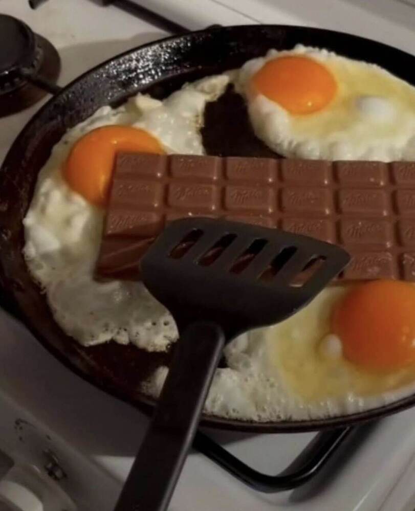 Frauen und Schokolade Sarkastisch Satirischen Bilder%20(5) Frauenhumor: Lachflash mit weiblichem Twist Frauen und Schokolade: Eine sarkastische Analyse der süßen Versuchung Frau, Kochen, Komische Begebenheiten des Lebens, Wissen zum lachen | Die Kirche des heiligen Al Bundy 4. Februar 2024 14