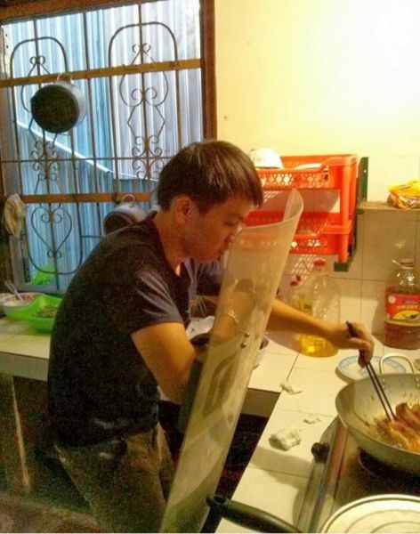 Maenner die nicht kochen koennen Idioten lustig%20(1) Männliche Marotten: Lustiges aus der Männerdomäne Kochen wie ein Mann, also wie ein Idiot! Dumm, Kochen, Komische Begebenheiten des Lebens, Mann | Die Kirche des heiligen Al Bundy 4. Juni 2023 2