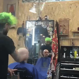 Herrenfriseur witzige Bilder Fiseursalon Fails%20(1) Männliche Marotten: Lustiges aus der Männerdomäne Welche Abenteuer kann man beim Herren-Friseur erleben? Alltag, Frisuren, Humorvolle Alltagsgeschichten, Lustiges über das Leben, Mann | Die Kirche des heiligen Al Bundy 5. November 2023 14