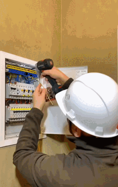 Elektriker bei der Arbeit lustig%20(3) Arbeitswahnsinn und Bürosatire Elektriker am Werk - Ein flammendes Plädoyer für knisternde Pannen Arbeit, Handwerker, Komische Begebenheiten des Lebens | Die Kirche des heiligen Al Bundy 30. September 2023 1