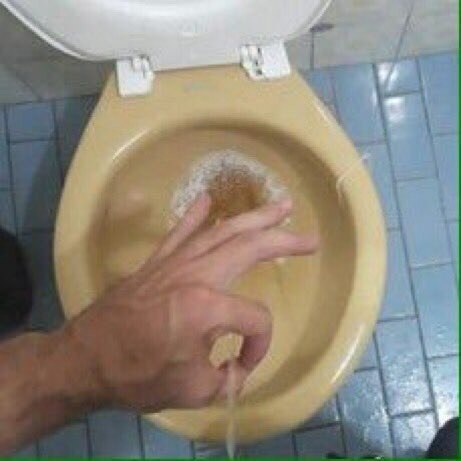 Eile ist geboten: Wie man das Pinkeln unterbricht – Ein Guide für Pisser in Not Komische Begebenheiten des Lebens, Männer, Männerentwicklung, Tipps, Toilette | Die Kirche des heiligen Al Bundy 23. September 2024 5