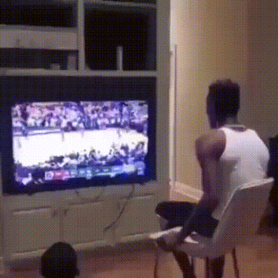 Wuetend den Fernseher zerschlagen wegen Spielergebnis Freizeit mit Freude: Entspannung, pur Wütend den Fernseher zerschlagen wegen Basketballspiel Ergebnis
