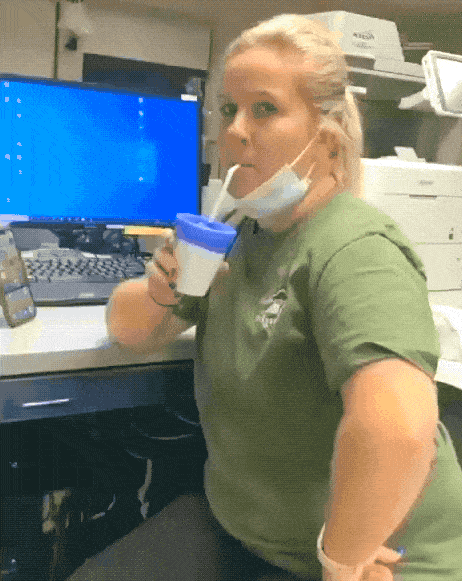 Nichts sagt Chef des Jahres wie ein Schluck Spucke im Montagskaffee Arbeit, Chef, Humorvolle Alltagsgeschichten, Kaffee, Motivation | Die Kirche des heiligen Al Bundy 2. Januar 2025 7