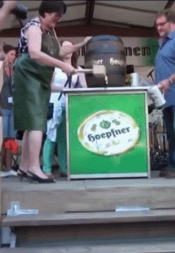 Ehe-Kommunikation: Schatz hol mir noch ein Bier! Alkohol, Beziehung, Bier, Komische Begebenheiten des Lebens | Die Kirche des heiligen Al Bundy 9. Oktober 2023 1