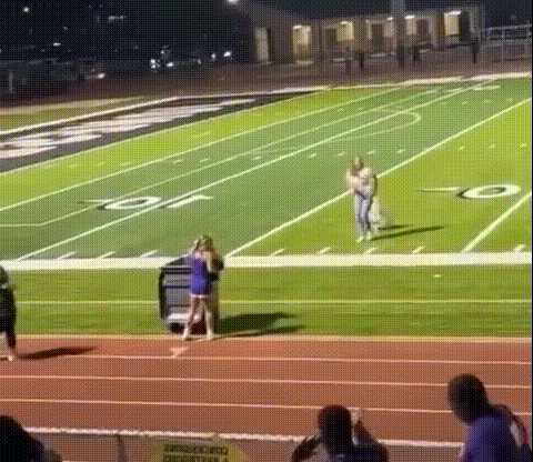 Ins Fettn%C3%A4pfchen treten lustige Gif Bilder%20(6) Motivation mit einem Augenzwinkern: Lachen für die Seele Ins Fettnäpfchen treten: Wie man stilvoll ins soziale Desaster schlittert Glück und Unglück, Komische Begebenheiten des Lebens, Lustiges über das Leben, Ratschlag | Die Kirche des heiligen Al Bundy 24. Januar 2024 16