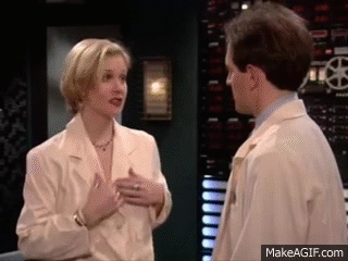 Kelly Bundy als Professorin in Laborkittel Al Bundy - Der humorvolle Held des Alltags Kelly Bundy - Das Genie, das niemand kommen sah eine schrecklich nette Familie, Komische Begebenheiten des Lebens | Die Kirche des heiligen Al Bundy 15. April 2023 7