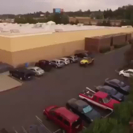 Chaos Parkplatz von Parkplatzdieben und schlechten Einparkern%20(7) Freizeit mit Freude: Entspannung, pur Wie man ein Auto in einer Parklücke verschwinden lässt - Tricks von Parkplatzdieben & Einparkhelden Alltag, Auto, Beschweren, Komische Begebenheiten des Lebens, Lustiges über das Leben, Probleme | Die Kirche des heiligen Al Bundy 2. Juni 2023 9
