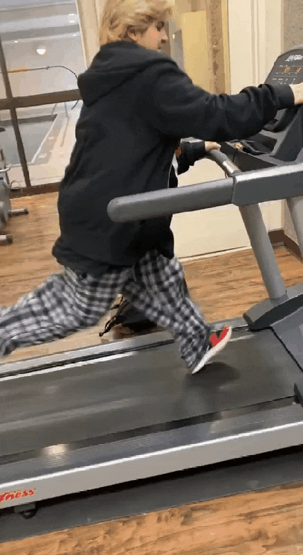 Meine Jogginghose und ich: Mein Geheimnis ewiger Bequemlichkeit Fashion, Humorvolle Alltagsgeschichten, Lustiges, Mode | Die Kirche des heiligen Al Bundy 8. Januar 2024 6