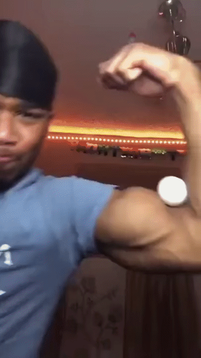 Bodybuilding lustig Eitelkeit beim Muskelaufbau%20(7) Muskelkraft und Schenkelklopfer: Fitness mit Humor Wieso können Bodybuilder keinen Spiegel passieren, ohne ihre Muskeln anzuspannen? Fitness, Komische Begebenheiten des Lebens, Muskeln | Die Kirche des heiligen Al Bundy 2. August 2023 5