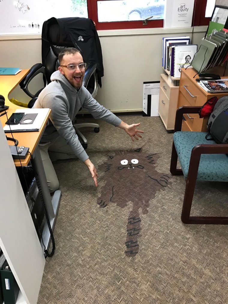 Witzige Bilder von Menschen am Arbeitsplatz%20(2) Lach dich schlapp: Lustige Bilder für den Spaßfaktor Witzige Bilder Arbeit - Schmunzeln bis der Chef kommt! Büro, Humorvolle Alltagsgeschichten, Lustige Bilder | Die Kirche des heiligen Al Bundy 30. Mai 2023 7
