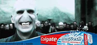 Colgate MaxFresh Zahnpasta veralbert Spassbilder Männliche Marotten: Lustiges aus der Männerdomäne Mundgeruch als Statussymbol: Warum echte Männer aufs Zähneputzen verzichten Am Morgen, Hygiene, Komische Begebenheiten des Lebens, Mann | Die Kirche des heiligen Al Bundy 30. März 2023 1
