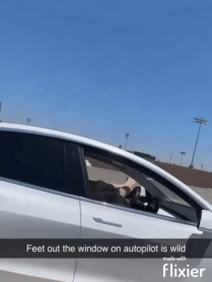 Tesla Autopilot ist klasse Autofahren und Fuesse aus Fenster Wissenswertes mit Witz und Humor Typisch Auto, typisch Du! Automarkenklischees im Check Auto, Halbwahrheit, Komische Begebenheiten des Lebens, Öffentlichkeit | Die Kirche des heiligen Al Bundy 24. August 2024 25
