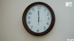 Im Buero warten das die Uhr Feierabend anzeigt Freizeit mit Freude: Entspannung, pur Im Büro warten das die Uhr Feierabend anzeigt und nach Hause rasen.