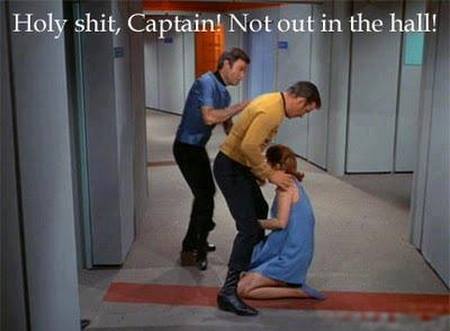 Star Trek lustige Sci fi Bilder%20(4) Promi-Parodie und VIP-Verrücktheiten Star Trek - die unendliche Weiten der nerdigen Fanfiction Fernsehen, Freizeit, Komische Begebenheiten des Lebens, Lustiges | Die Kirche des heiligen Al Bundy 31. Juli 2023 4