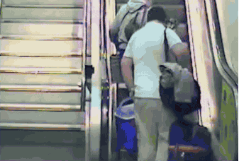 Chaos auf der Rolltreppe komisches zum lachen%20(8) Wissenswertes mit Witz und Humor Rolltreppen – Die unberechenbaren Wesen zwischen Stockwerk 1 und 2 Komische Begebenheiten des Lebens, Lustiges über das Leben, Öffentlichkeit, Technik | Die Kirche des heiligen Al Bundy 30. September 2023 6