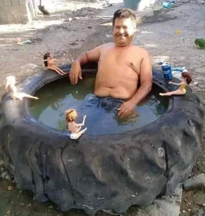 Baden im Gartenpool lustige Bilder%20(4) Freizeit mit Freude: Entspannung, pur Kann ein Gartenpool wirklich meine Lebenserwartung verkürzen? Humorvolle Alltagsgeschichten, Lustiges über das Leben, Schadenfreude, Zuhause | Die Kirche des heiligen Al Bundy 22. Mai 2023 9