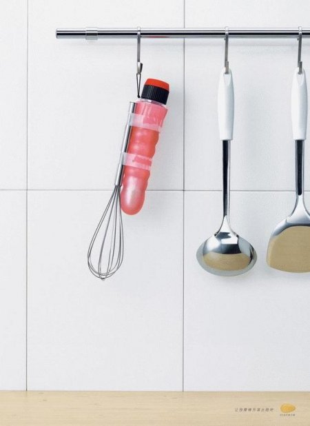 Witzige selbstgebaute Küchenutensilien. Rührstab mit Vibration