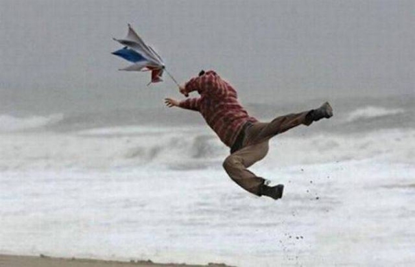 Windiges Wetter humorvolle Bilder%20(6) Lustiges über Umwelt, Wetter & Jahreszeitenhumor Wind: Der unsichtbare Schelm, der unsere Tage sabotiert! Komische Begebenheiten des Lebens, Schlechtes Wetter | Die Kirche des heiligen Al Bundy 26. Juli 2023 10