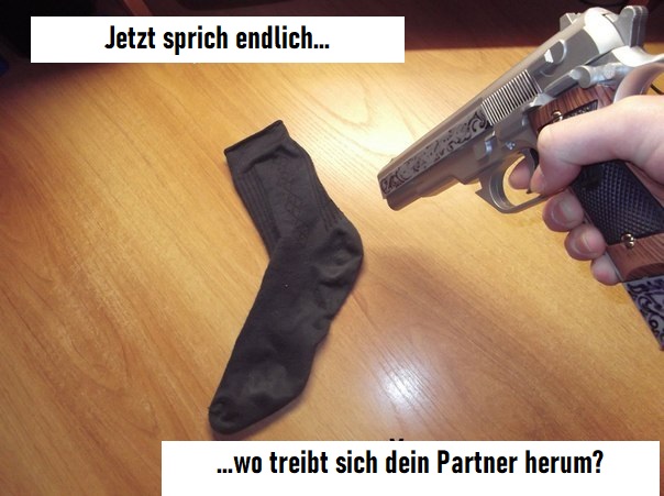 Socken die in der Waschmaschine verschwinden humorvolle Bilder%20(1) Heitere Haushaltsmomente mit einem Augenzwinkern Wie viele Socken verschwinden wirklich in der Waschmaschine? Haushalt, Humorvolle Alltagsgeschichten, Pflichten, Wäsche waschen | Die Kirche des heiligen Al Bundy 23. Mai 2023 1