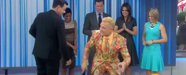 Peinliche Situation in Live Show Moderator Freizeit mit Freude: Entspannung, pur Peinliche Situation in Live Show - Stuhl vom Moderator bricht zusammen