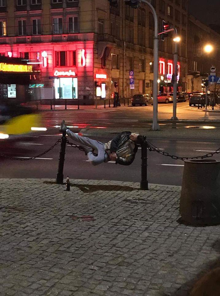 Wie man eine Party plant und sich am nächsten Morgen an nichts mehr erinnert Besoffene Geschichte, Humorvolle Alltagsgeschichten, Party | Die Kirche des heiligen Al Bundy 10. Oktober 2023 10