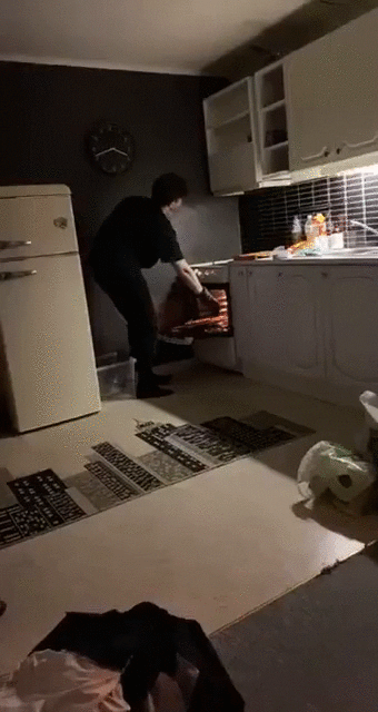 Maenner die nicht kochen koennen Idioten lustig%20(5) Männliche Marotten: Lustiges aus der Männerdomäne Kochen wie ein Mann, also wie ein Idiot! Dumm, Kochen, Komische Begebenheiten des Lebens, Mann | Die Kirche des heiligen Al Bundy 4. Juni 2023 4