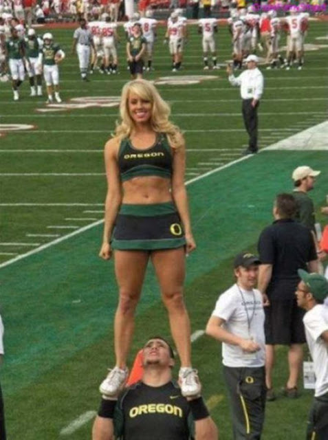 Puschel-Power - Das unbekannte Leben eines Cheerleaders Komische Begebenheiten des Lebens, Lustiges, Sport | Die Kirche des heiligen Al Bundy 4. Mai 2023 2