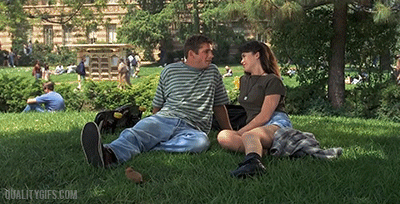 Skurrile Picknick Fotos zum lachen%20(1) Freizeit mit Freude: Entspannung, pur a man and woman sitting on grass