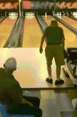 Bowling: Eine Odyssee von verschwitzten Schuhen, verlorenen Hoffnungen und fliegenden Kugeln Entspannung, Freizeit, Hobby, Komische Begebenheiten des Lebens, Öffentlichkeit, Sport | Die Kirche des heiligen Al Bundy 2. April 2023 3