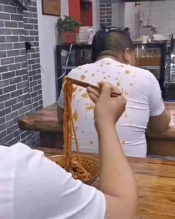 Di%C3%A4twitze und Abnehmparodie Kalorien zunahme Menschliche Marotten: Lustige Geschichten aus dem Leben Kalorien Extrem: Den Kalorienzähler bei jeder Mahlzeit sprengen Humorvolle Alltagsgeschichten, Kochen, Lustige Menschen, Tipps | Die Kirche des heiligen Al Bundy 11. November 2024 2