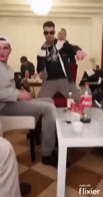 Party-Dominoeffekt: Wie aus einer harmlosen Idee eine wilde Hausparty wurde Besoffene Geschichte, Freizeit, Komische Begebenheiten des Lebens, Party | Die Kirche des heiligen Al Bundy 24. November 2023 5