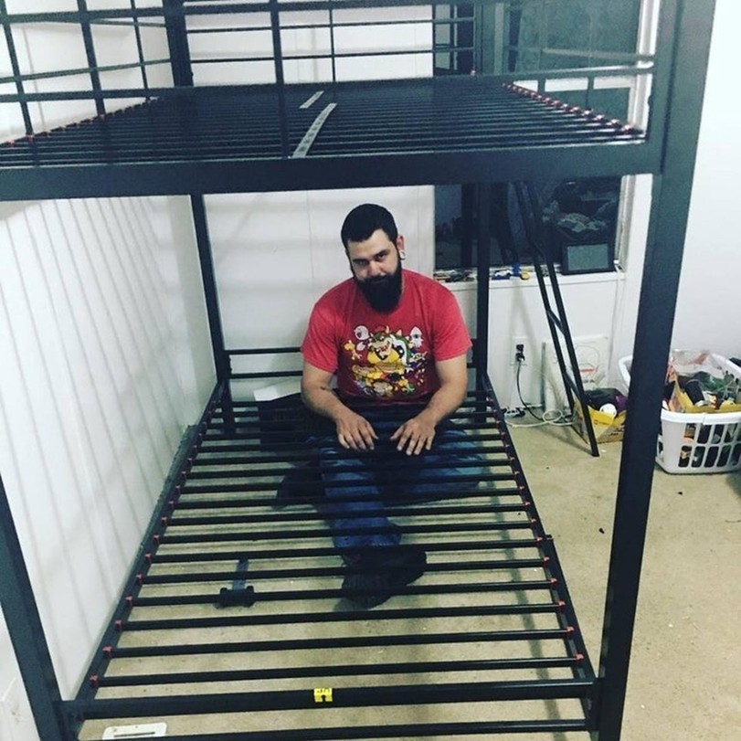 Kann mein Ehemann ein IKEA-Schrank zusammenzubauen oder ist er zu blöd? Beschweren, Heimwerker, Humorvolle Alltagsgeschichten, Mann, Zuhause | Die Kirche des heiligen Al Bundy 30. August 2024 4