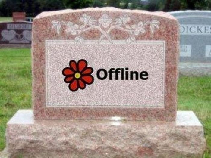 Witziges Grabstein einer Offline gegangenen Person Freizeit mit Freude: Entspannung, pur Der Tag, an dem das Internet verschwand - Ein humorvoller Blick auf das Offline-Dasein Beschweren, Freizeit, Internet, Komische Begebenheiten des Lebens, Langeweile | Die Kirche des heiligen Al Bundy 18. April 2023 8
