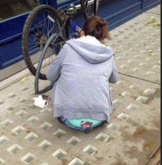 Lustige Bilder Fahrrad fahren%20(2) Muskelkraft und Schenkelklopfer: Fitness mit Humor Fahrrad-Frust: Wenn Pedale und Nerven beansprucht werden Komische Begebenheiten des Lebens, Lustiges über das Leben, Öffentlichkeit, Sport | Die Kirche des heiligen Al Bundy 18. September 2023 8