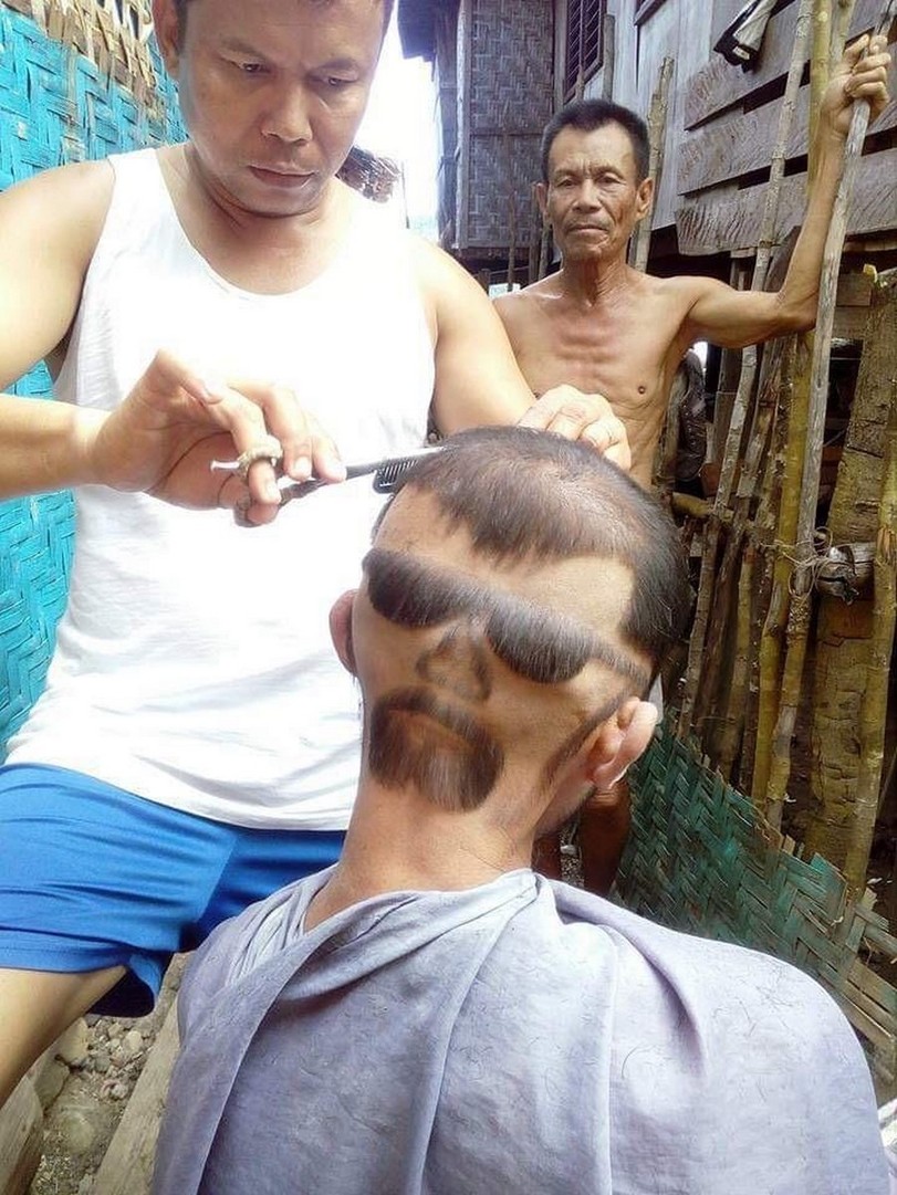 Herrenfriseur witzige Bilder Fiseursalon Fails%20(2) Männliche Marotten: Lustiges aus der Männerdomäne Welche Abenteuer kann man beim Herren-Friseur erleben? Alltag, Frisuren, Humorvolle Alltagsgeschichten, Lustiges über das Leben, Mann | Die Kirche des heiligen Al Bundy 5. November 2023 3