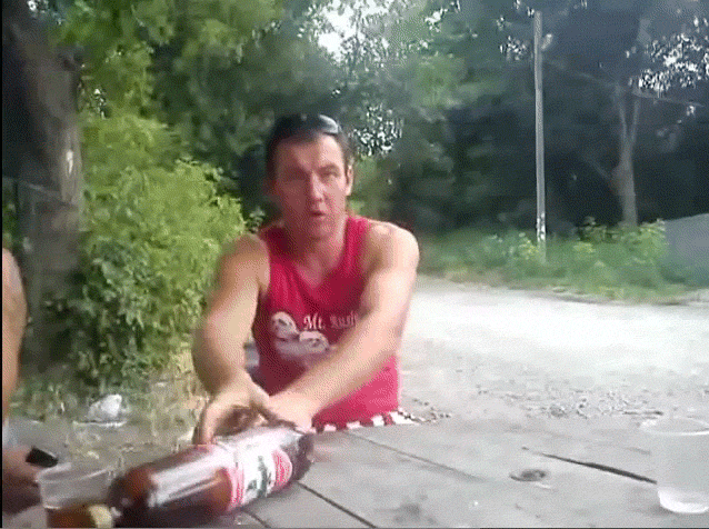 Trinker in der %C3%96ffentlichkeit sozialer S%C3%A4ufer Gau%20(6) Hopfen und Humor: Die Welt des Biers Saufen in der Öffentlichkeit: Vom sanften Rausch zum sozialen GAU Alkohol, Freizeit, Komische Begebenheiten des Lebens, Lustiges über das Leben, Öffentlichkeit | Die Kirche des heiligen Al Bundy 14. Oktober 2023 13