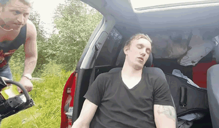 Schlechter Ratschlag betrunkener Freunde witzige animierte Gifs%20(4) Hopfen und Humor: Die Welt des Biers Warum du aufhören solltest, Rat von deinen betrunkenen Freunden anzunehmen Bier, Komische Begebenheiten des Lebens, Lustiges über das Leben, Schadenfreude | Die Kirche des heiligen Al Bundy 11. Mai 2024 11
