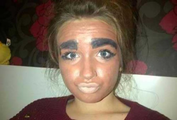 Frauen mit zu viel Makeup Spassbilder%20(6) Frauenhumor: Lachflash mit weiblichem Twist Warum Frauen versuchen, ihre wahre Identität hinter zu viel Makeup zu verbergen Frau, Komische Begebenheiten des Lebens, Lustiges zu Mann & Frau, Styling | Die Kirche des heiligen Al Bundy 23. Mai 2023 6