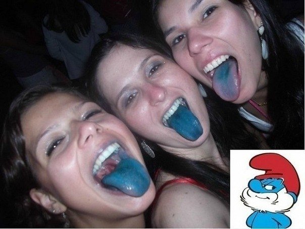 Blaue Zungen durch Lollipop oder war es doch Papa Schlumpf Lach dich schlapp: Lustige Bilder für den Spaßfaktor Spaßbilder - Kostenloser Humor-Kick Für Zwischendurch Lustige Bilder | Die Kirche des heiligen Al Bundy 13. April 2023 1