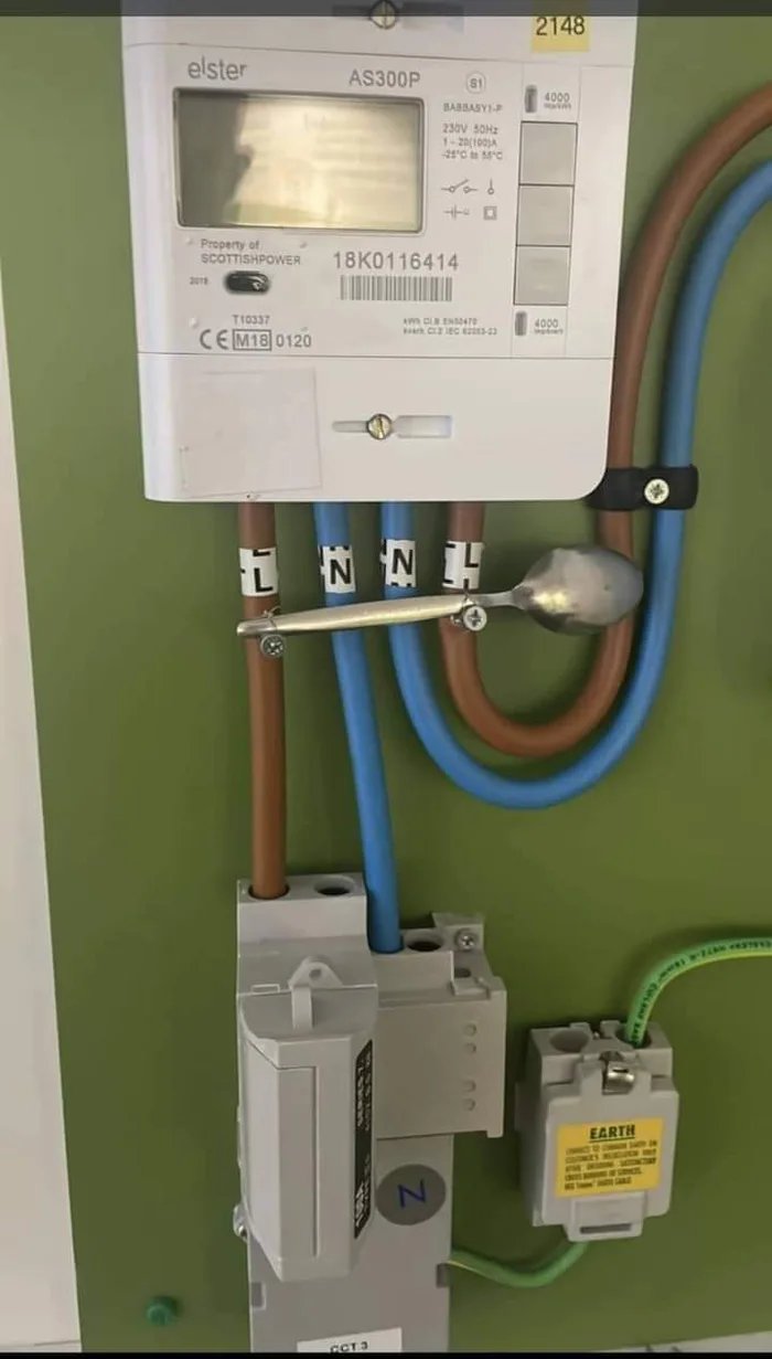Do it Yourself Fail Wenn nichts gelingt lustig%20(13) Heitere Haushaltsmomente mit einem Augenzwinkern Komische Pannen: Zum Lachen und Staunen - missglückte DIY-Projekte! Heimwerker, Komische Begebenheiten des Lebens, Lustige Bilder | Die Kirche des heiligen Al Bundy 7. August 2023 18